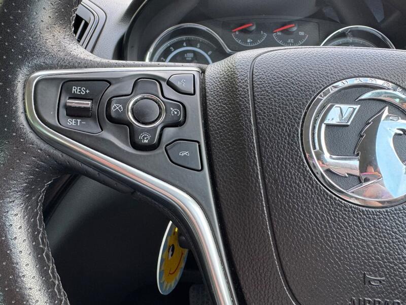 VAUXHALL INSIGNIA