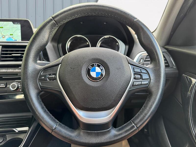 BMW 1 SERIES